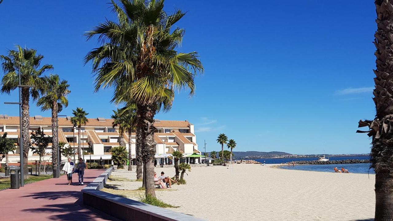 Le Sud Sur Plage Мезе Экстерьер фото